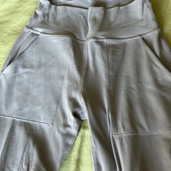 Lululemon Align Joggers 🍁 - Picture 6 of 9